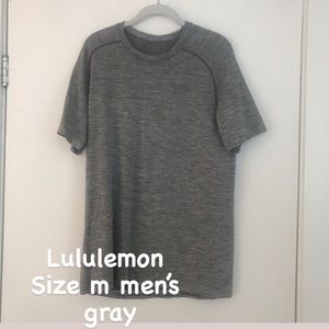 Lululemon size m men’s gray shirt
